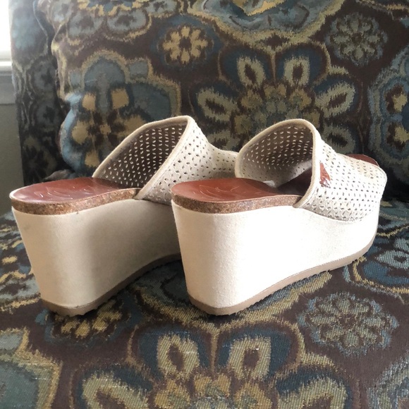 LIKE NEW Summer Wedges in Natural Stone Color - Picture 4 of 16